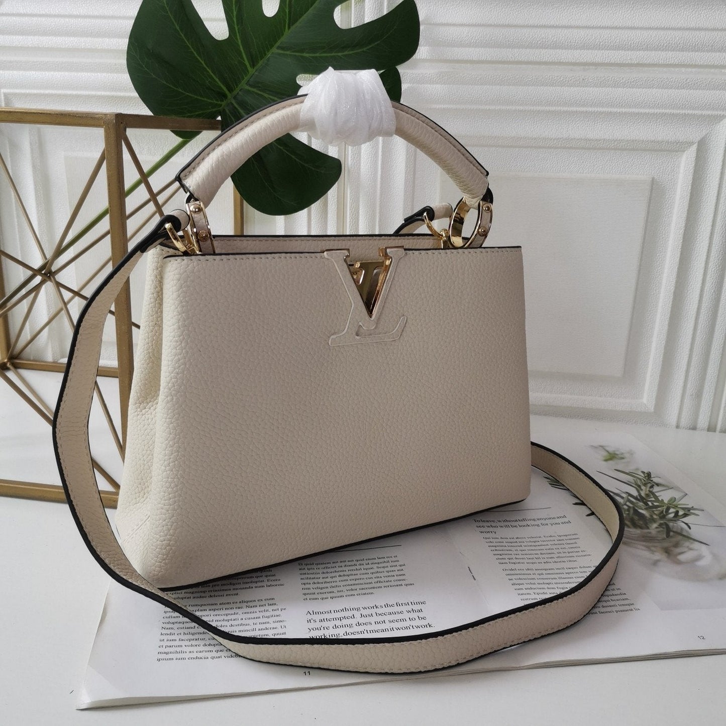 EN - New Arrival Bags LUV 243