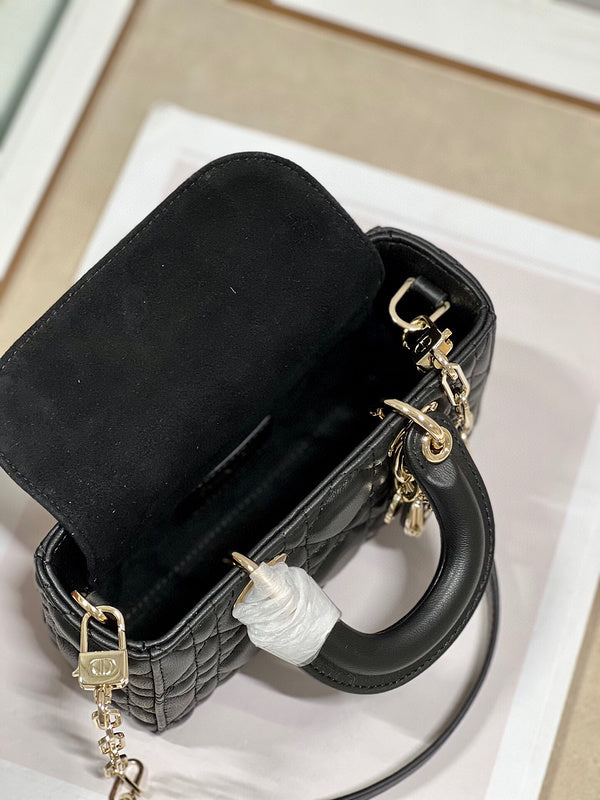 ELE - Dir Bags - 1819