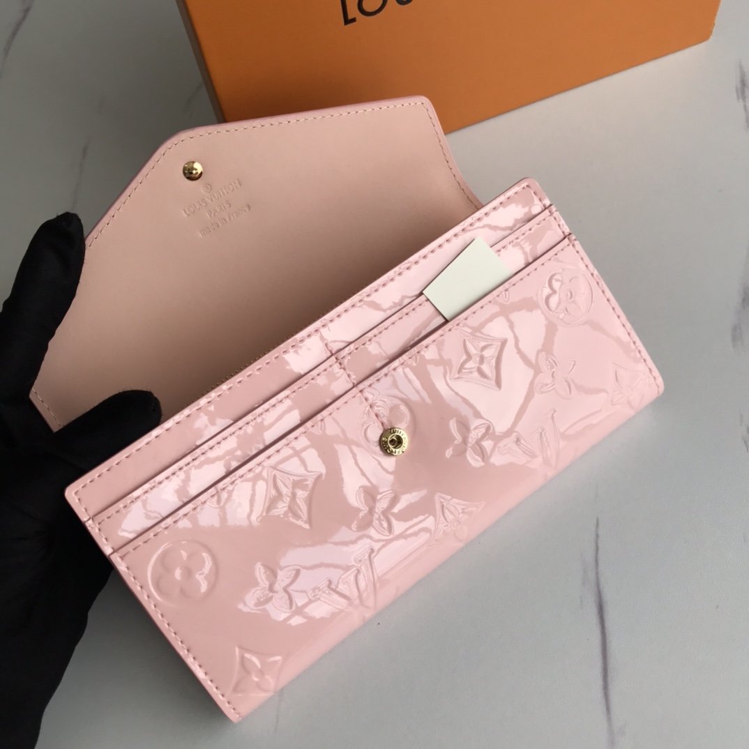 EN - New Arrival Wallet LUV 005