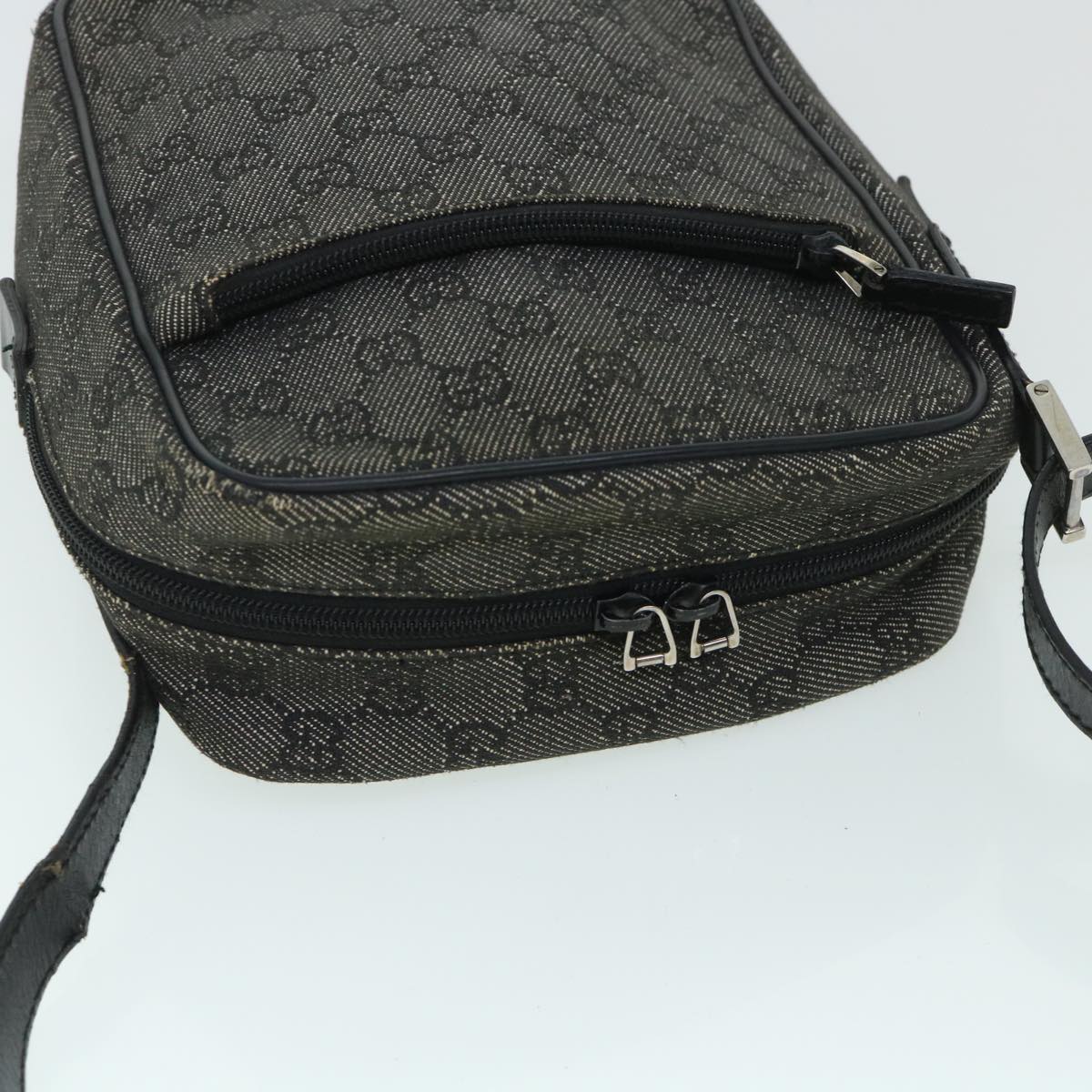 GUCCI GG Canvas Shoulder Bag Black 03136 ac2200