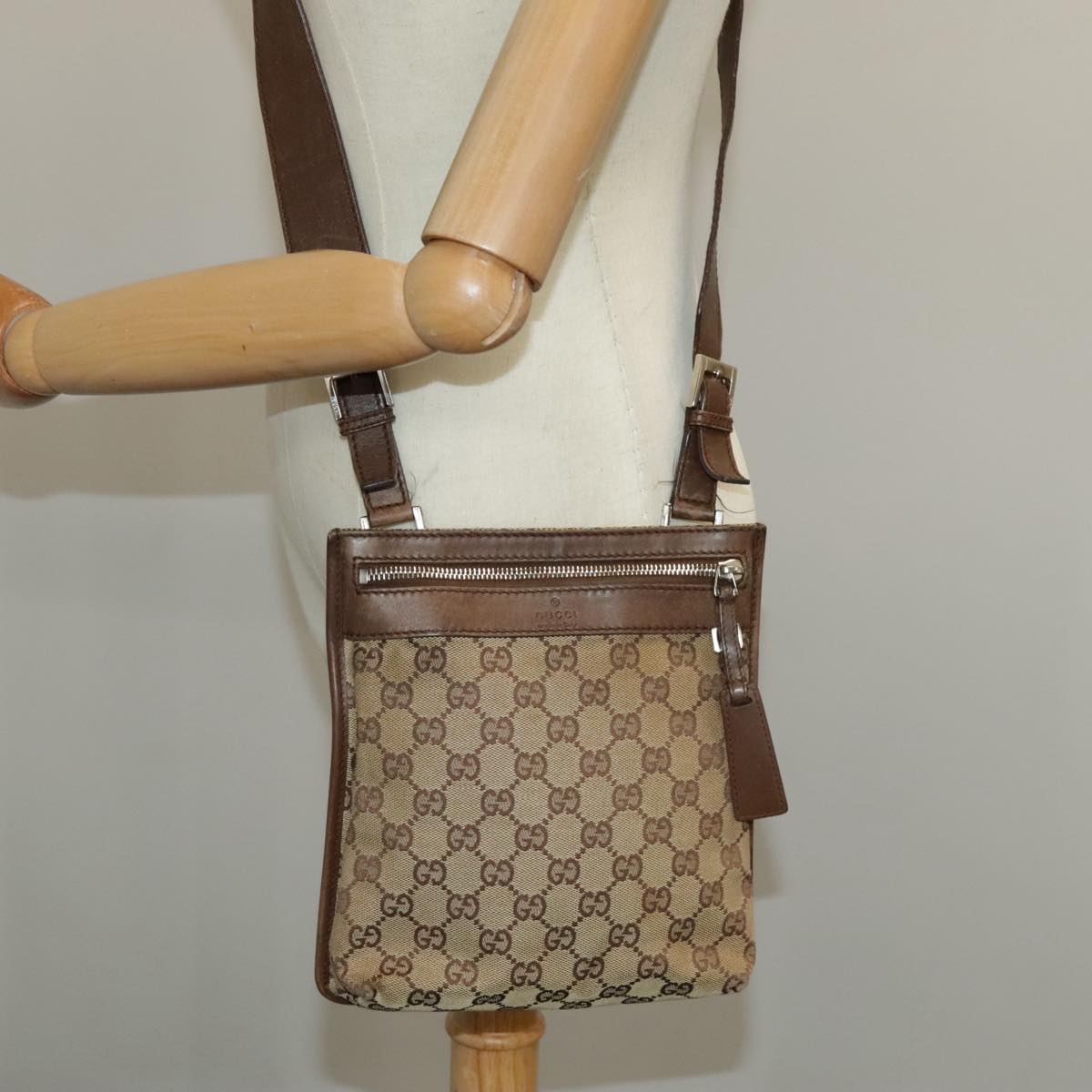 GUCCI GG Canvas Shoulder Bag Beige Brown 92562 ac3353