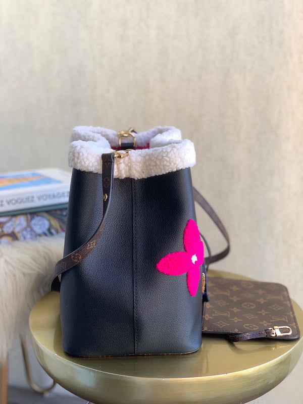 LOV2 Bags - Luxurious Bags  1401