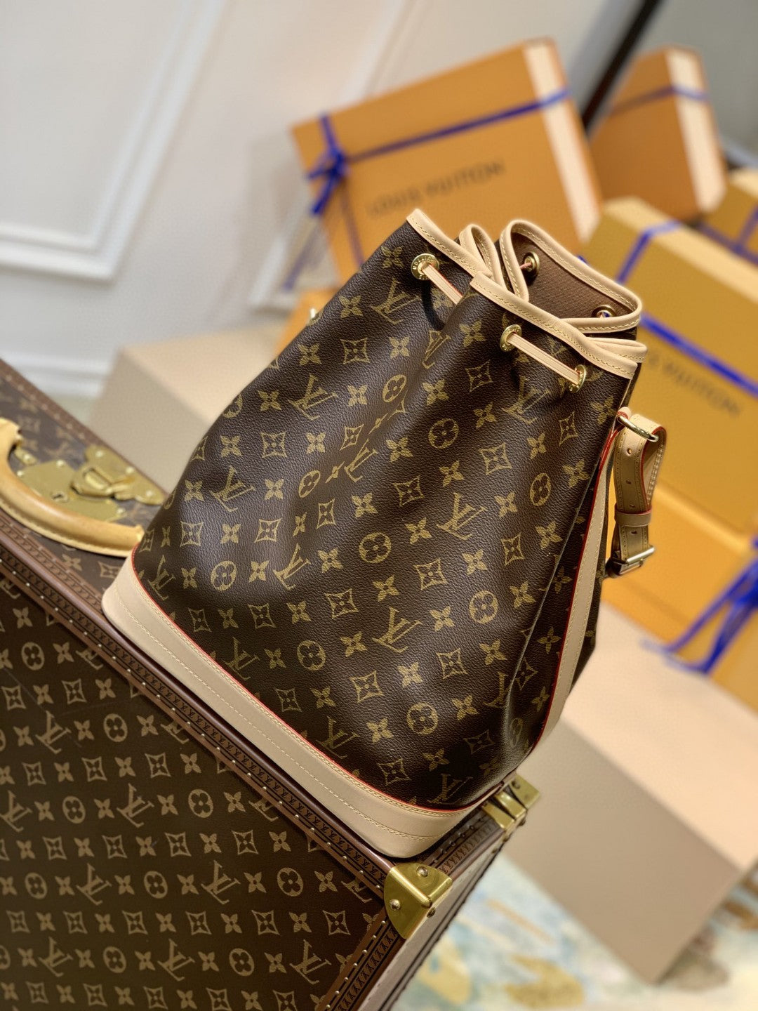 LV NoÃƒÂ© Bucket Bag Monogram Canvas For Women,  Shoulder Bags 13.4in/36cm LV M42224