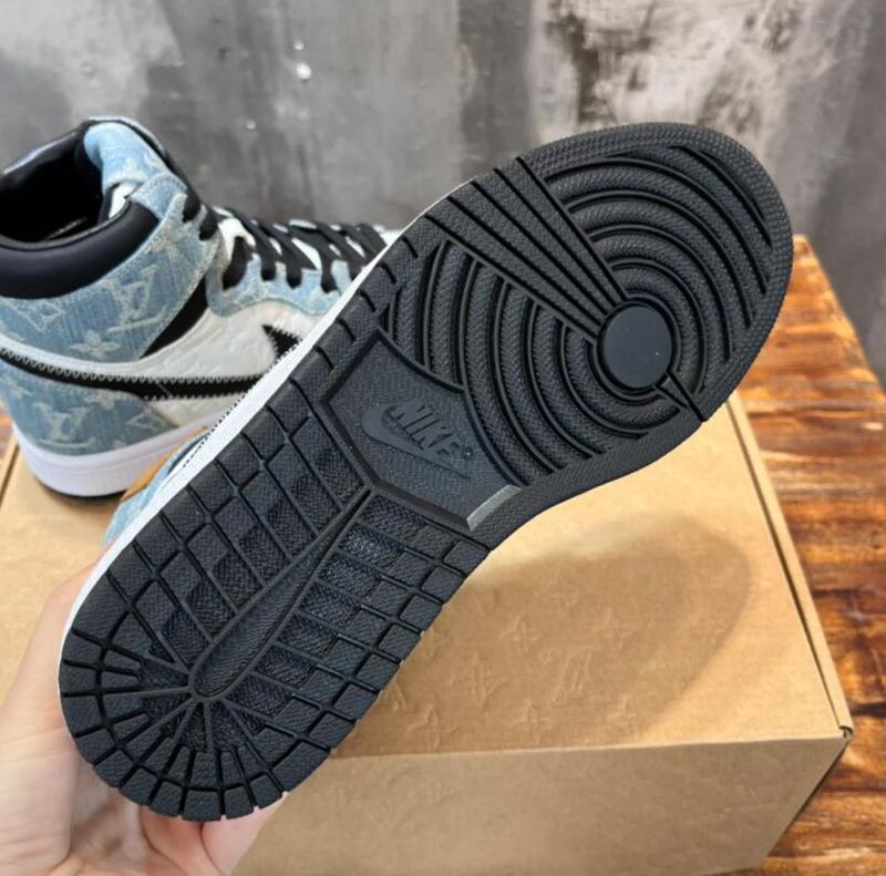 SAMC - NKE Shoes - 383