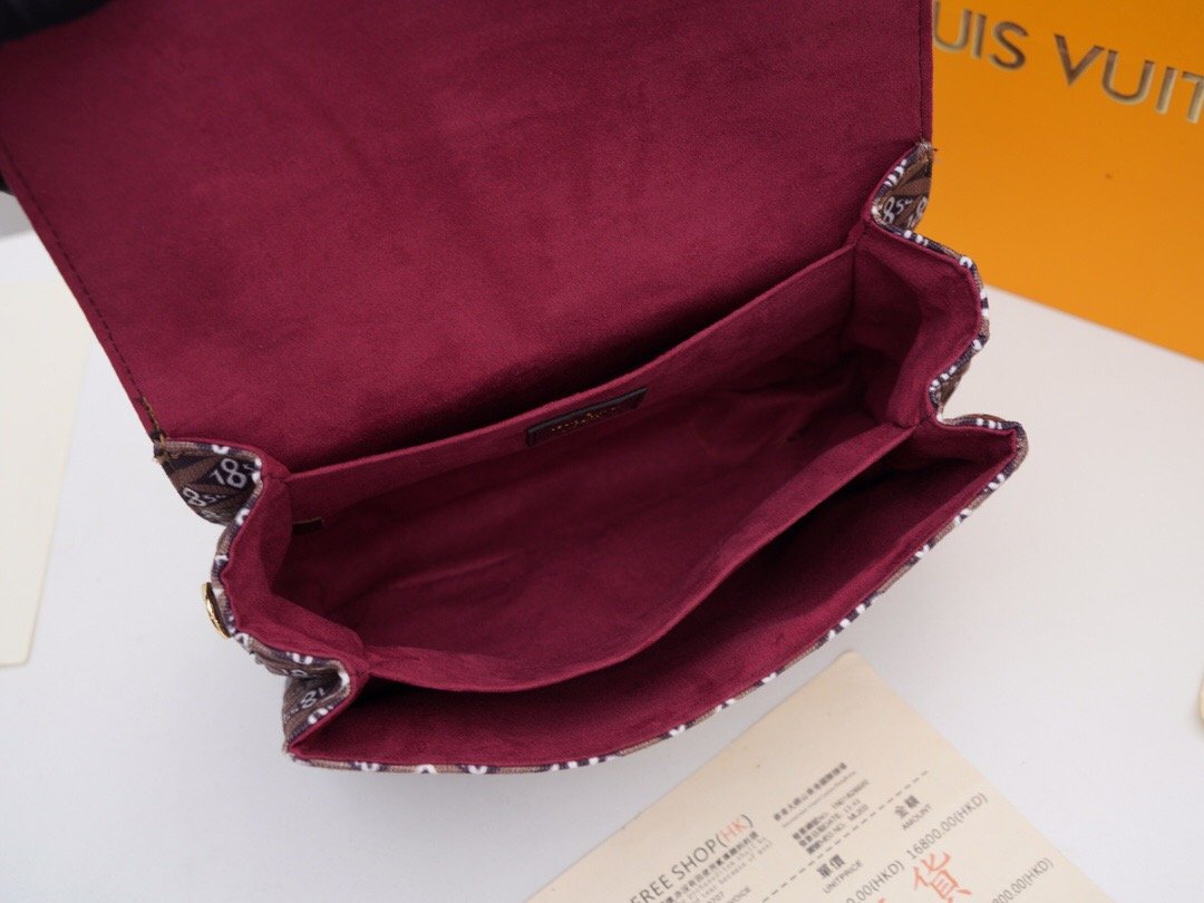 EN - New Arrival Bags LUV 130
