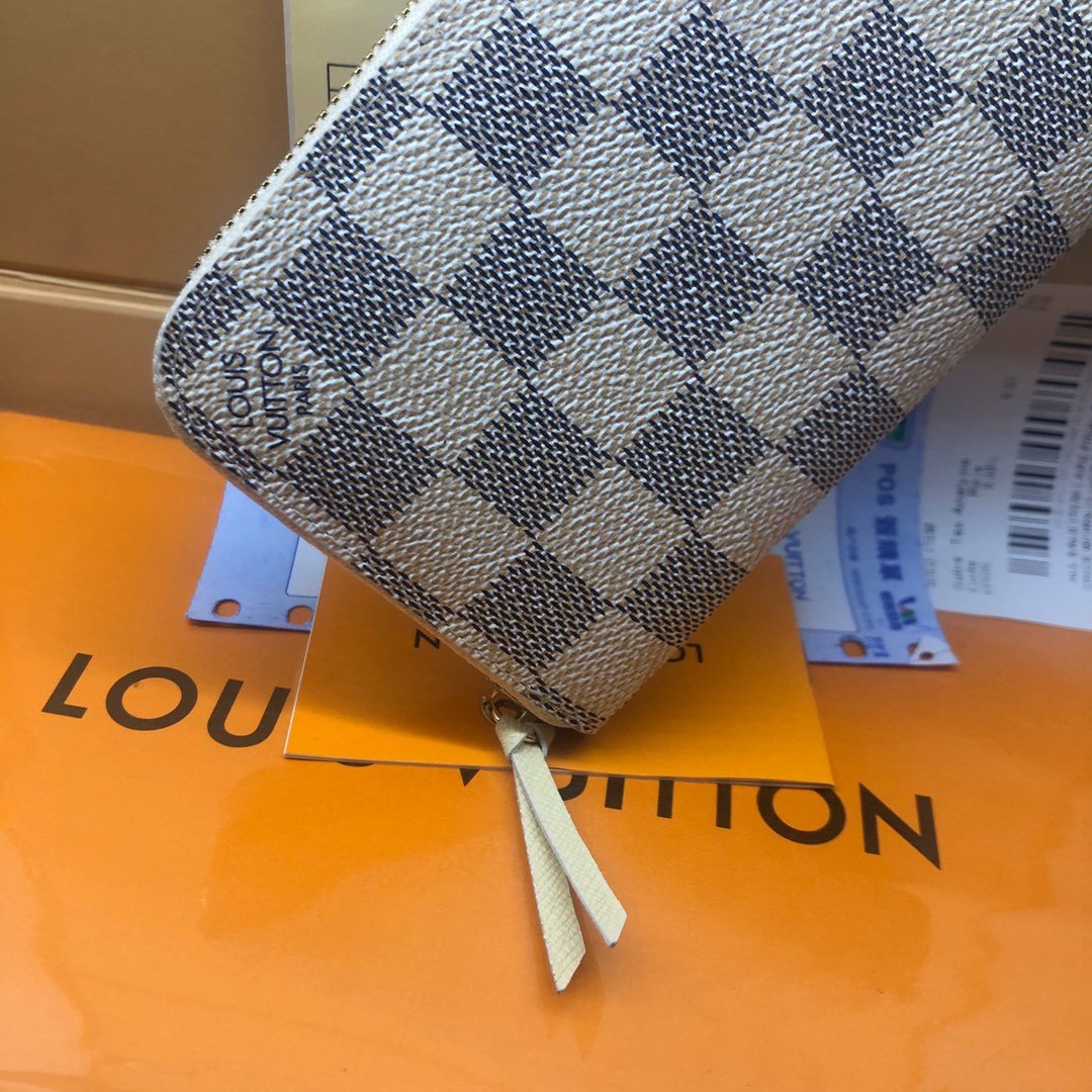 EN - New Arrival Wallet LUV 018