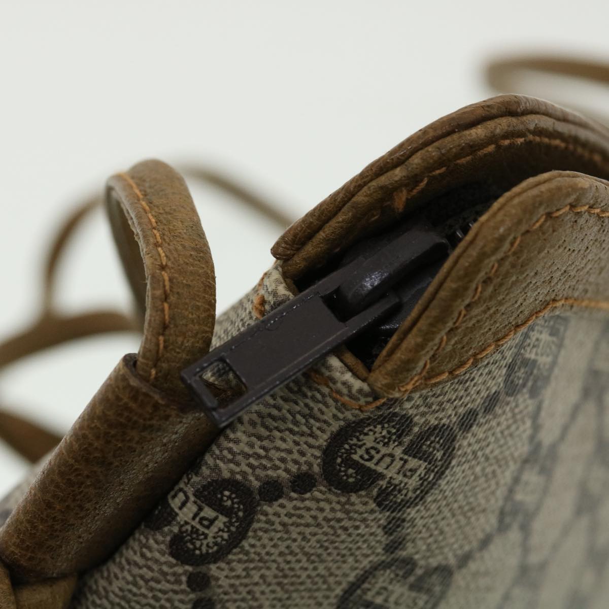 GUCCI GG Plus Canvas Tote Bag Beige am3302