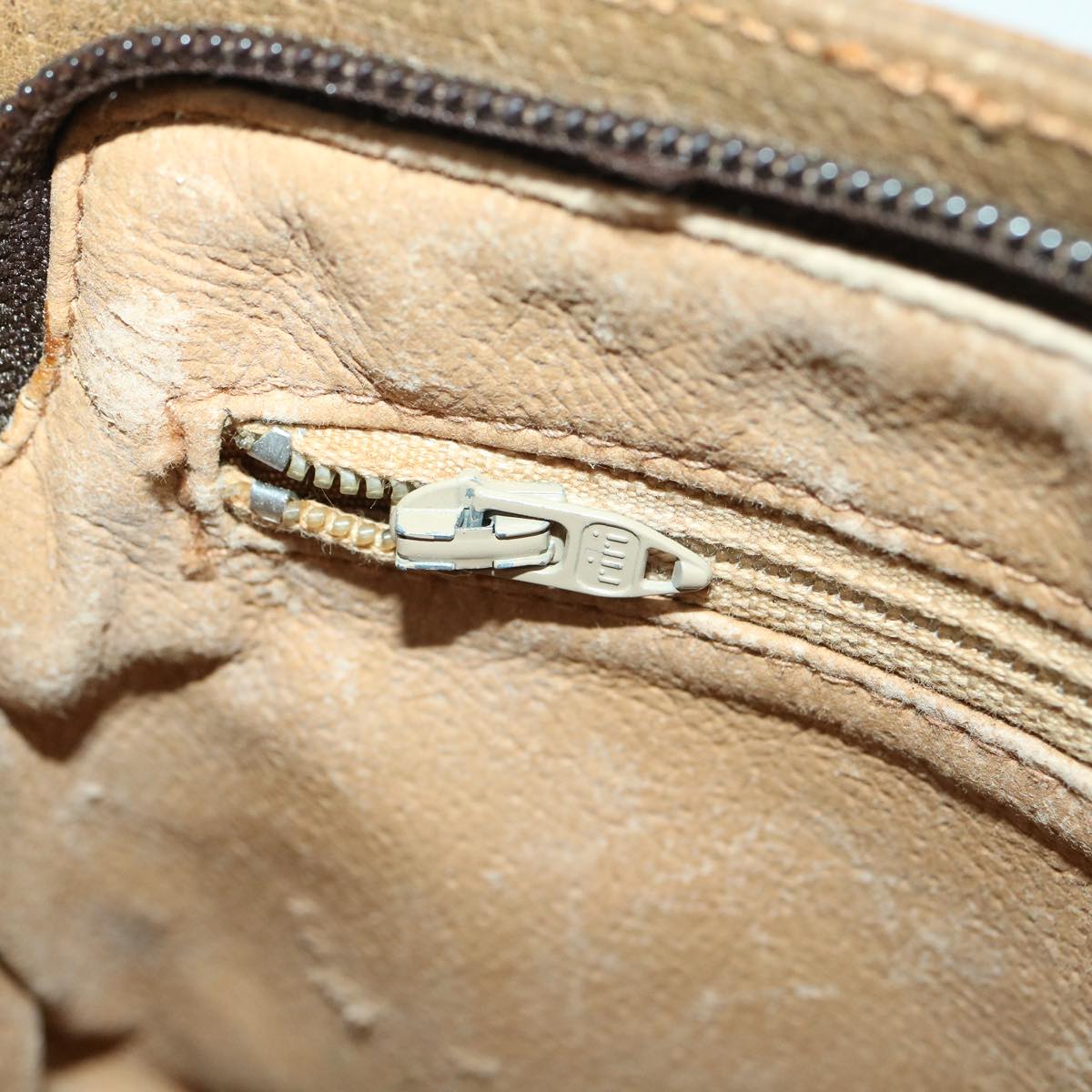 GUCCI GG Plus Canvas Tote Bag Beige am3302