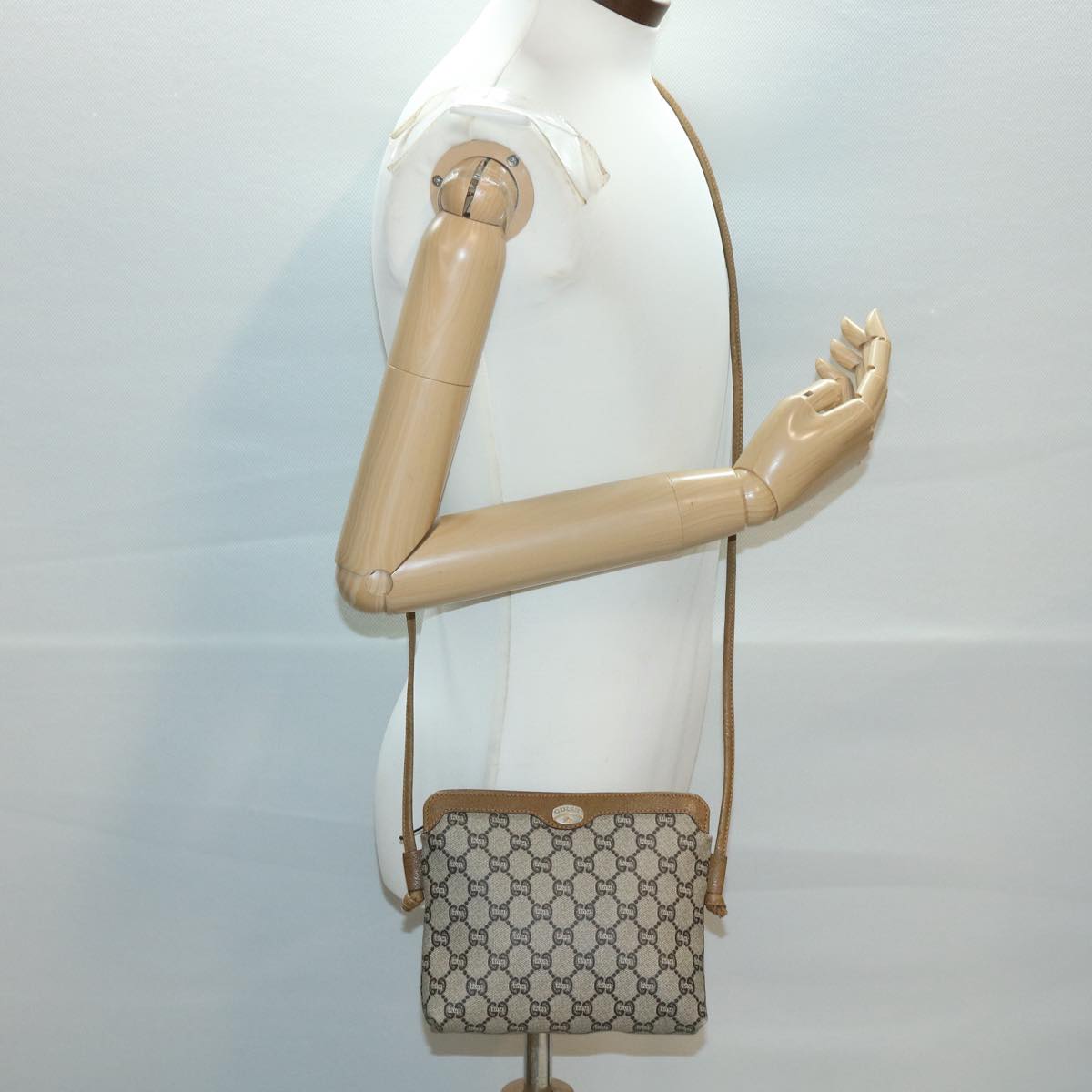 GUCCI GG Plus Canvas Tote Bag Beige am3302