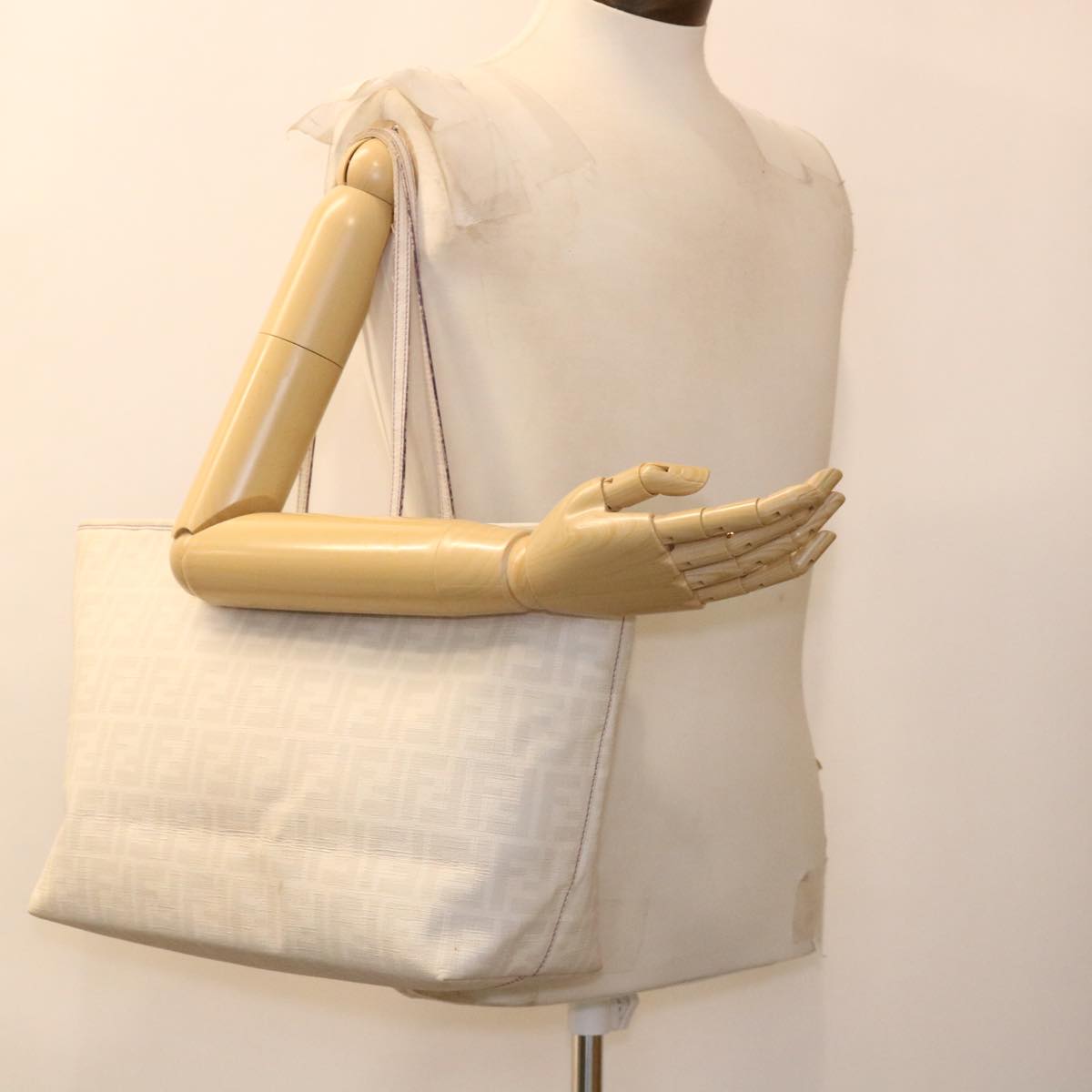 FENDI Zucca Canvas Tote Bag White 8BH185-UZD 108-211 am4133