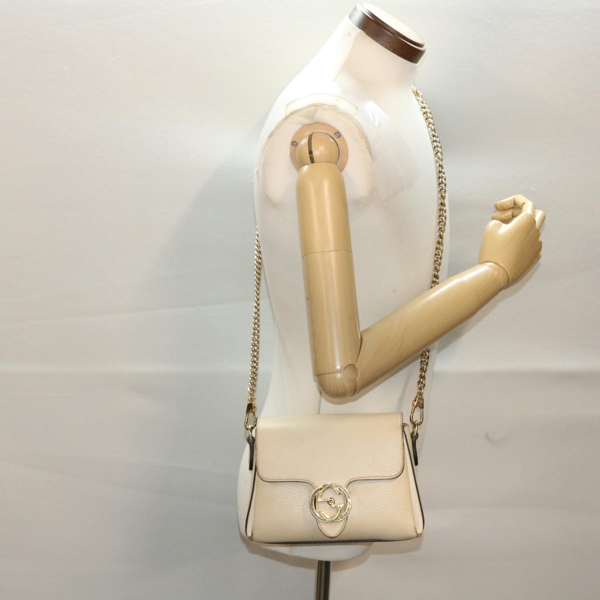 GUCCI Interlocking Chain Shoulder Bag Leather White 607720 am4734