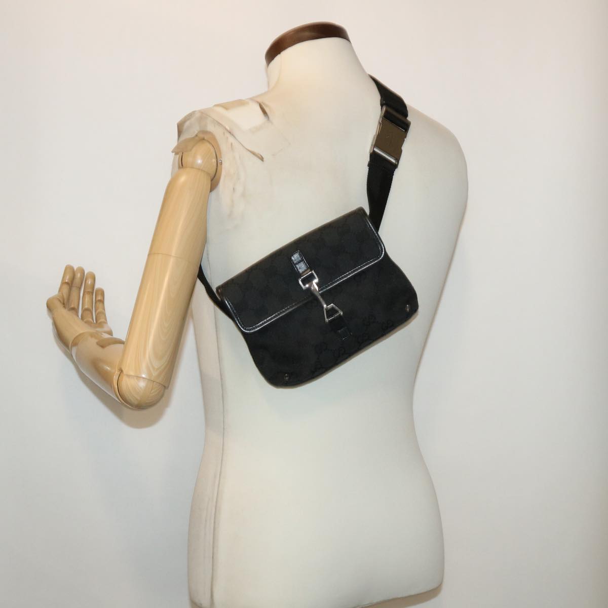 GUCCI GG Canvas Waist Bag Canvas Black 92543 am4830
