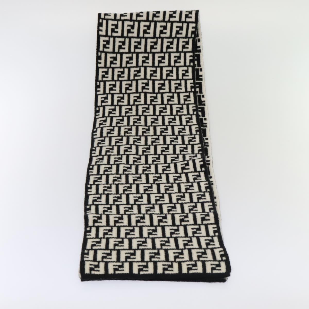 FENDI Zucca Canvas Scarf Wool Black am6975