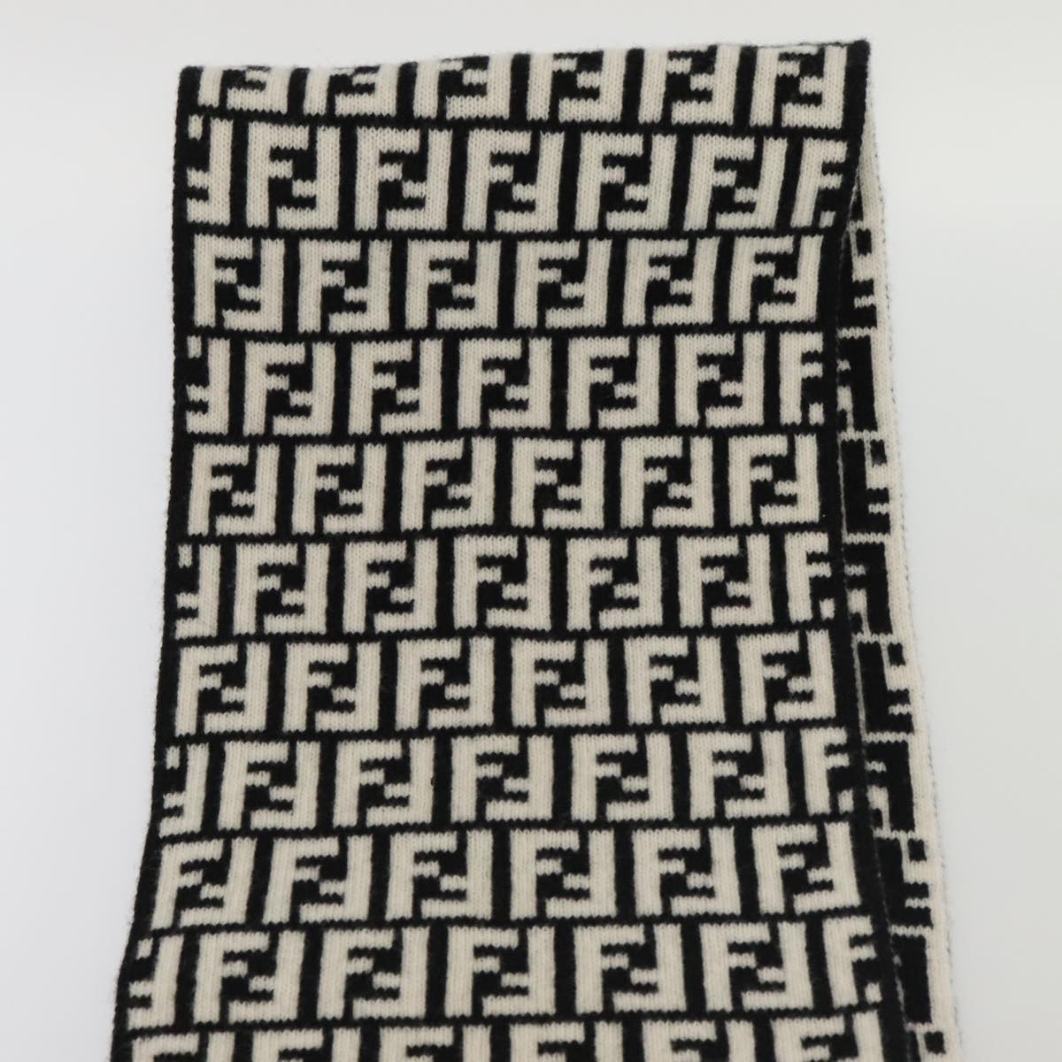 FENDI Zucca Canvas Scarf Wool Black am6975