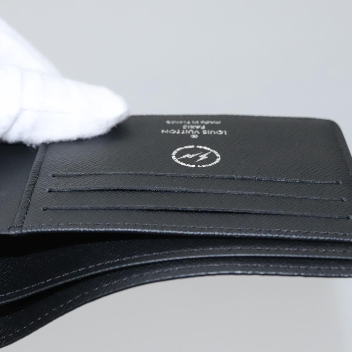 LOUIS VUITTON Eclipse Fragment Portefeuille Multipull Wallet M64439 am7354A