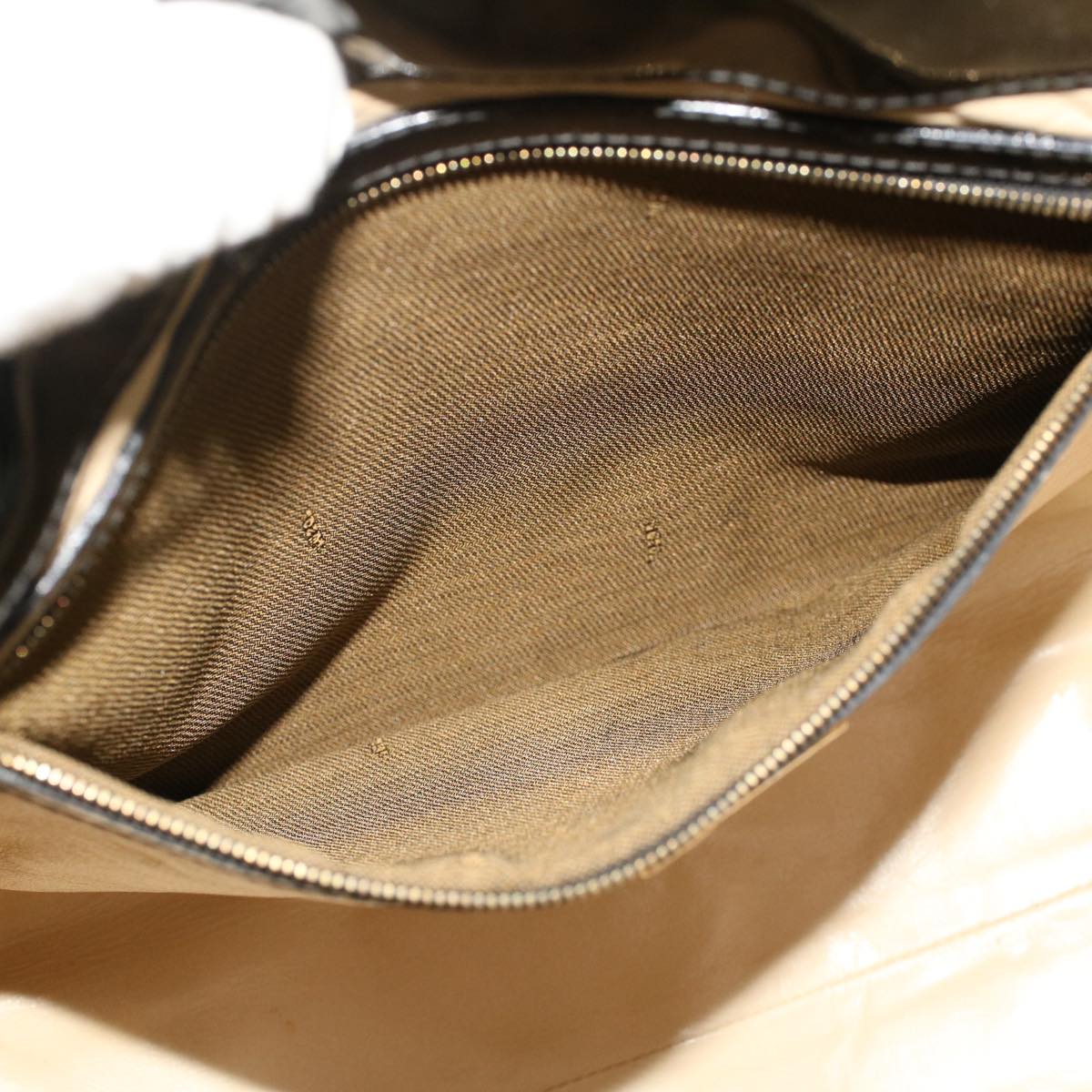 FENDI Shoulder Bag Patent leather Black ar9850