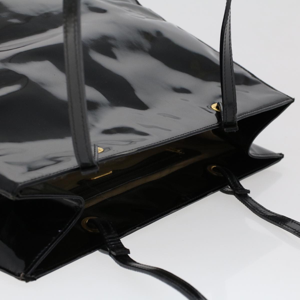 FENDI Shoulder Bag Patent leather Black ar9850