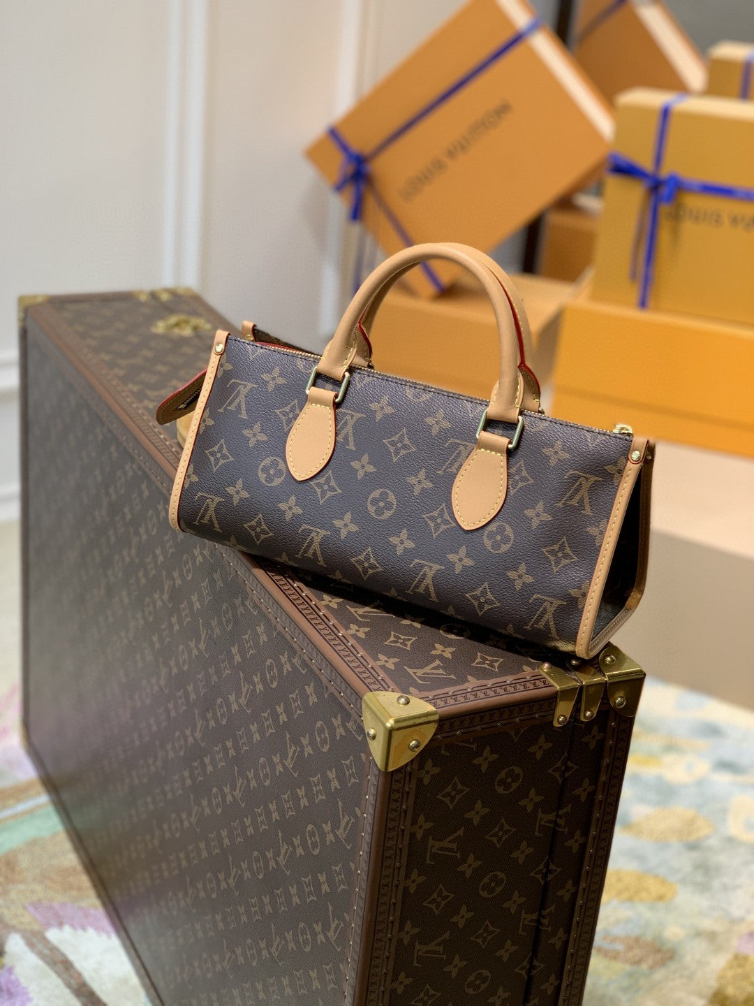 LV Popincourt Monogram Canvas For Women, WomenÃ¢â‚¬â„¢s Handbags 11.8in/30cm LV M40009