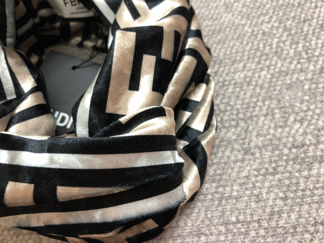 EN - Luxury Hair Band FEI 022