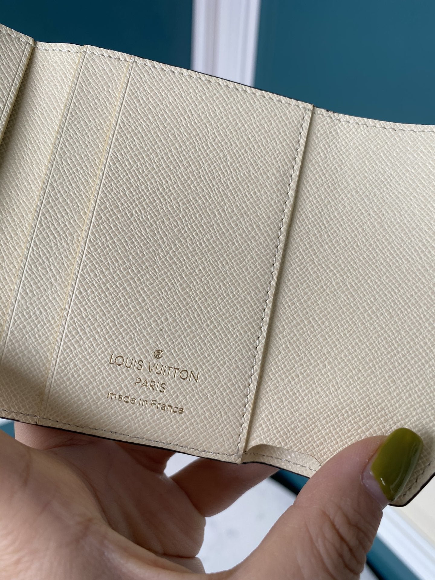 EN - New Arrival Wallet LUV 081