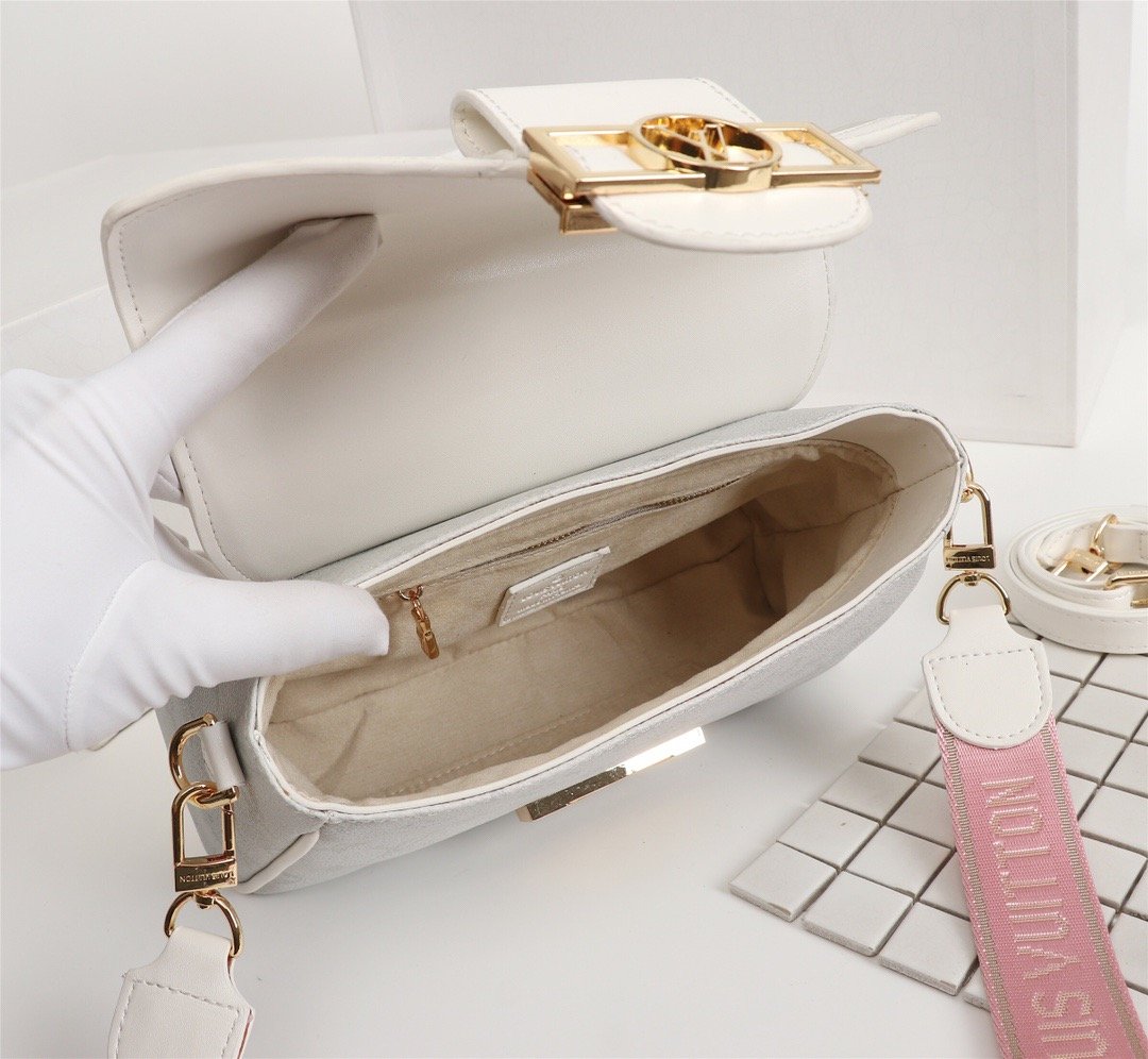 EN - New Arrival Bags LUV 234