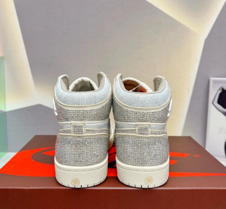 SAMC - NKE Shoes - 181