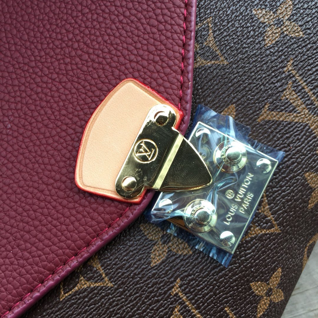EN - New Arrival Bags LUV 208