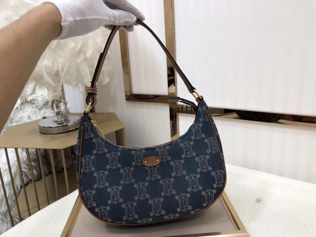GLAMI Ava Bag In Triomphe Canvas XL Denim For Women 9in/23cm