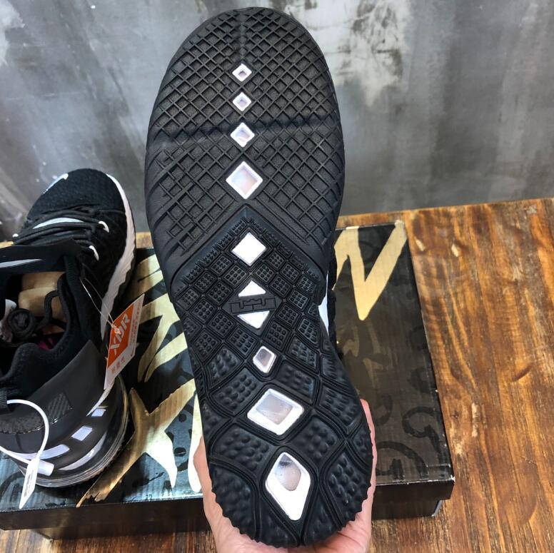 SAMC - NKE Shoes - 1709