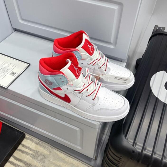 SAMC - NKE Shoes - 1642
