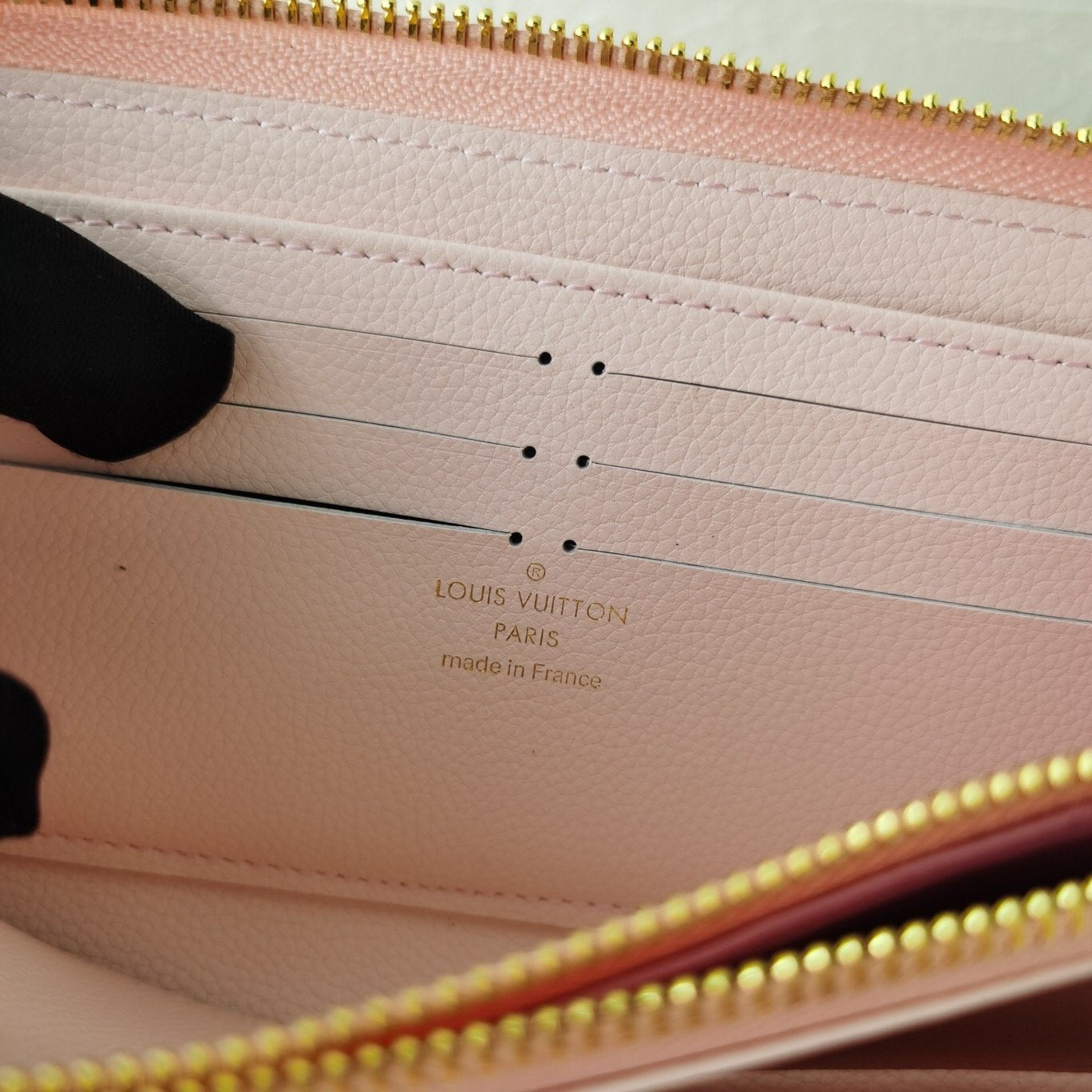 EN - New Arrival Wallet LUV 108