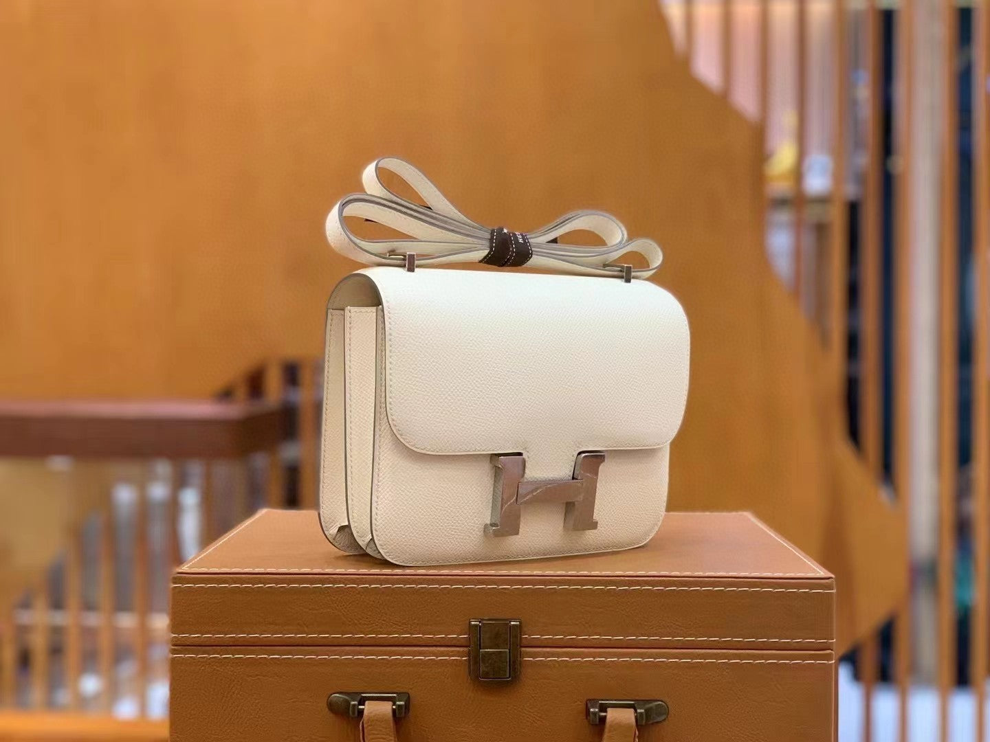 GLAMI ConstanGLAMI 23 Epsom White For Women, Handbags, Shoulder Bag 9in/23cm
