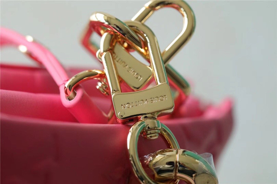 LV Coussin GLAMI Monogram Light Pink For Women, WomenÃ¢â‚¬â„¢s Bags, Shoulder And Crossbody Bags 8.3in/21cm LV