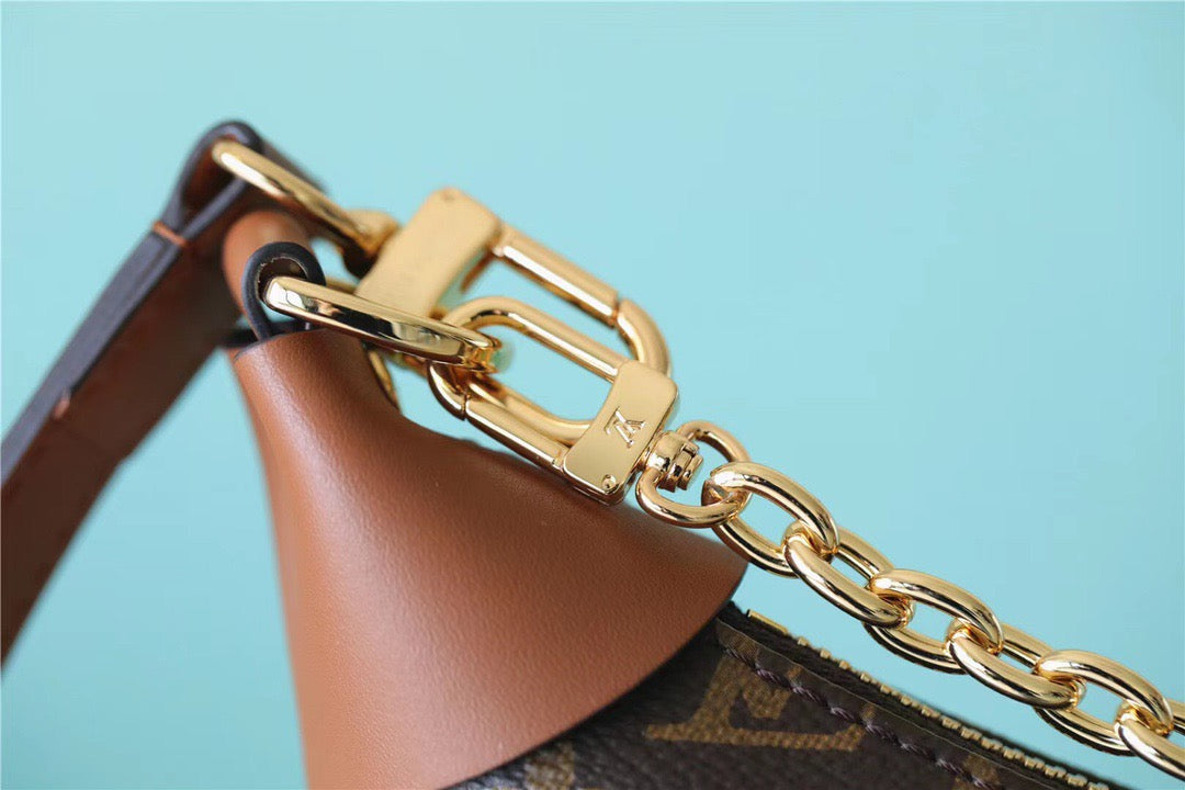 LV Loop Monogram Canvas By Nicolas Ghesquiere For Women,  Shoulder And Crossbody Bags 23cm/9.1in LVÃ‚Â 
