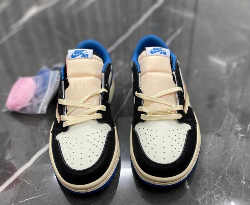 SAMC - NKE Shoes - 1070