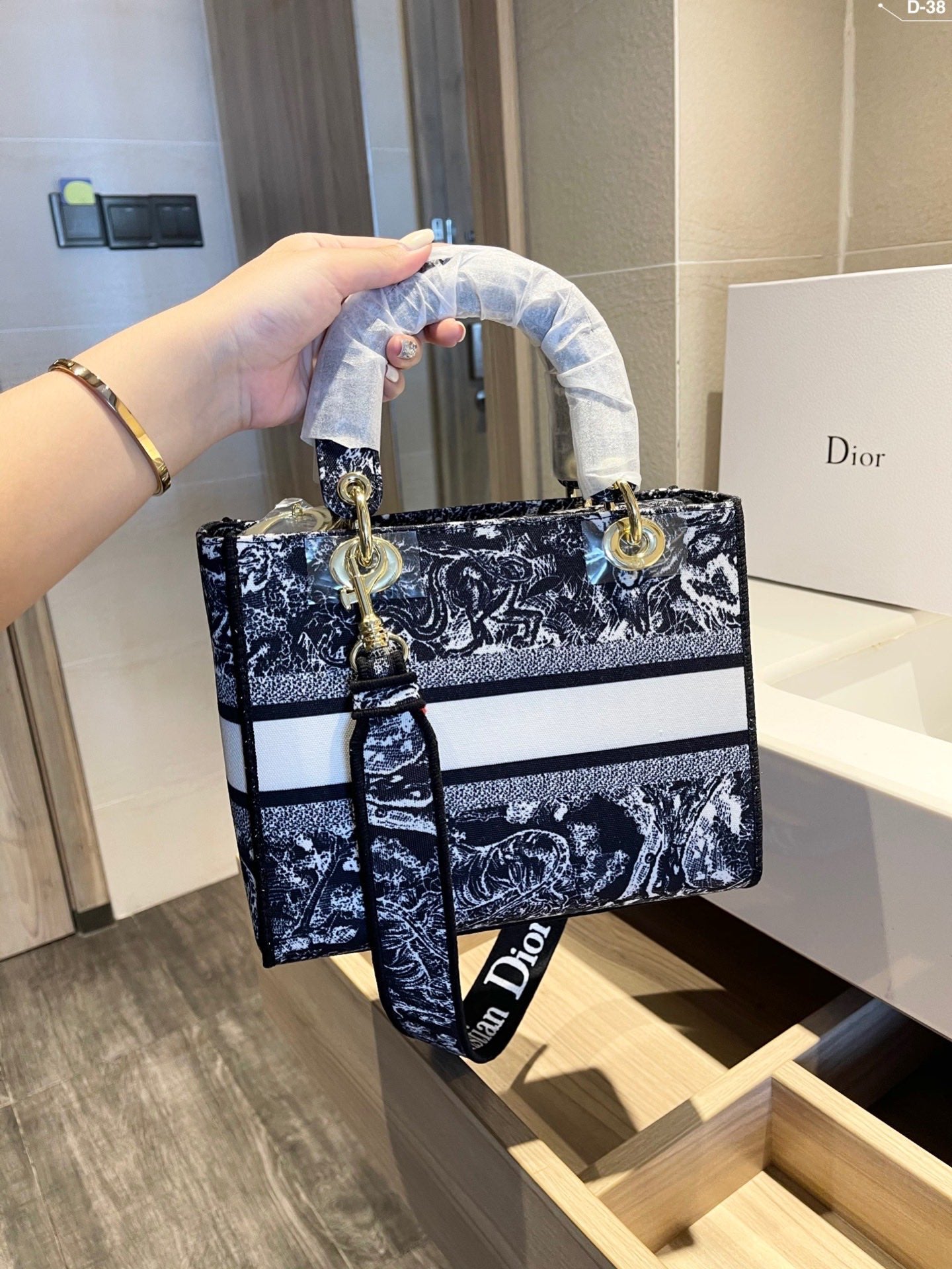 EN - New Arrival Bags DIR 301