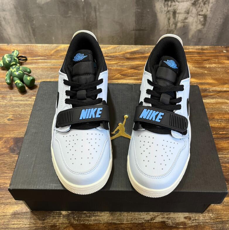 SAMC - NKE Shoes - 472
