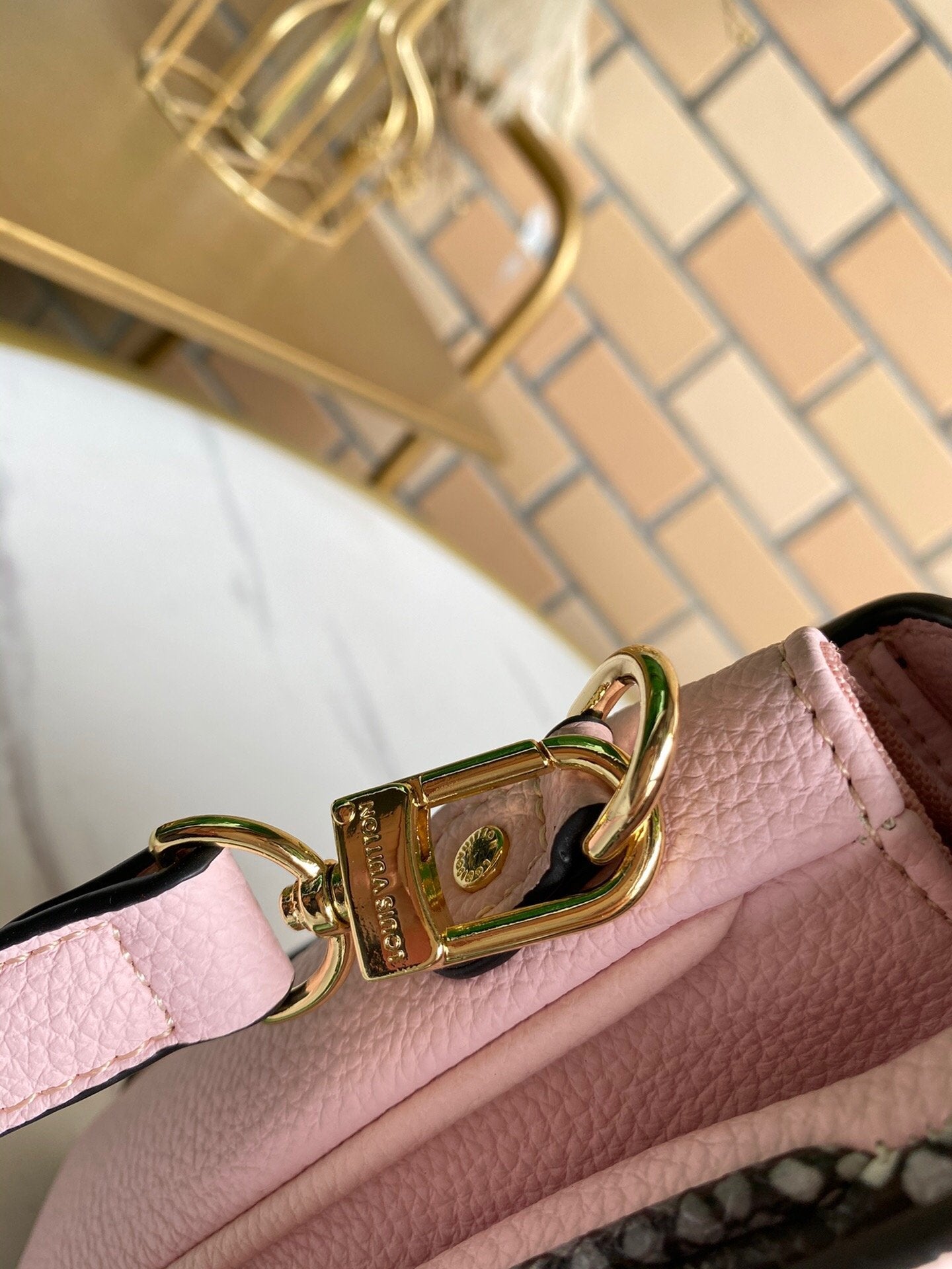EN - New Arrival Bags LUV 126