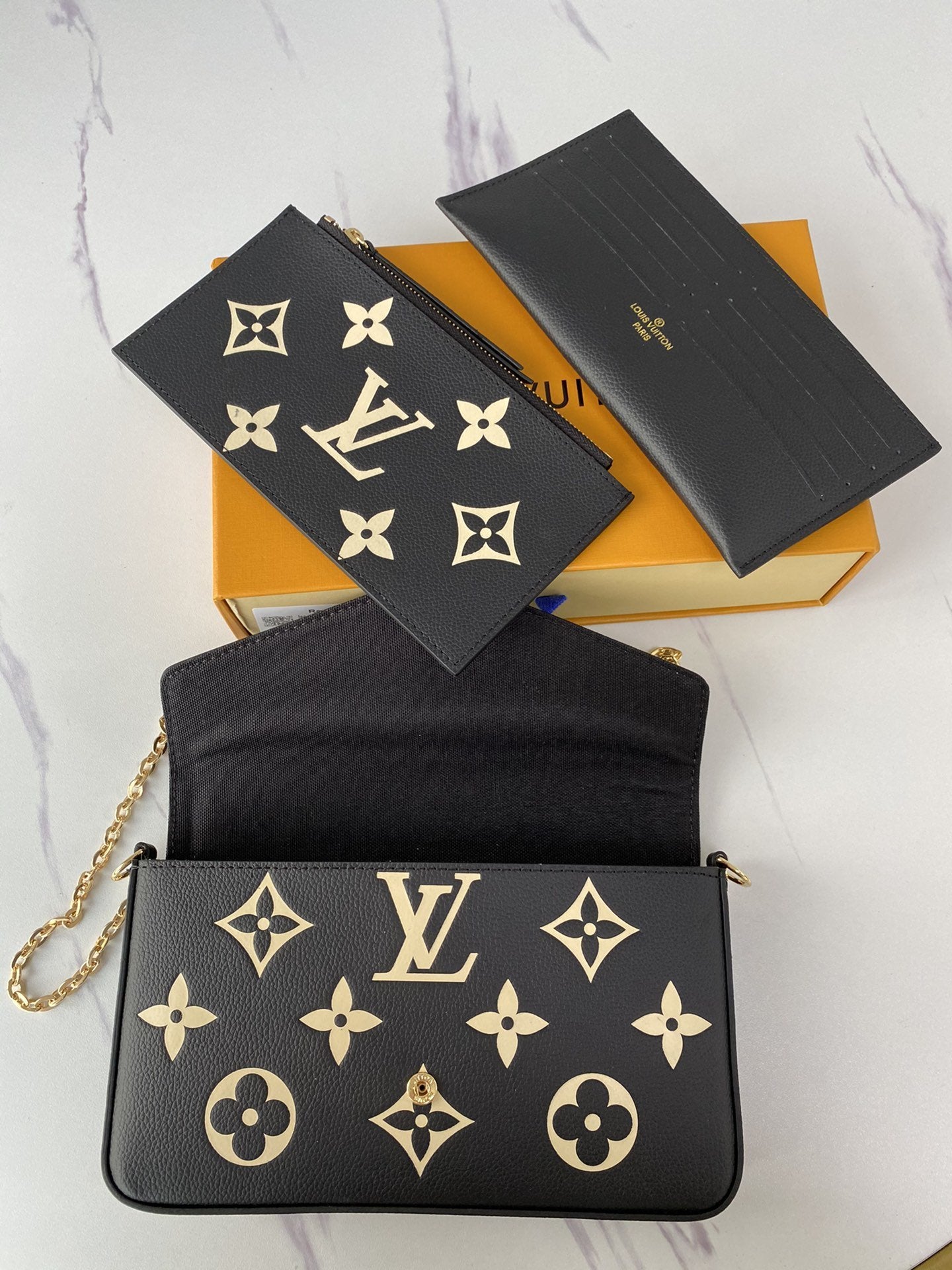 EN - New Arrival Wallet LUV 082