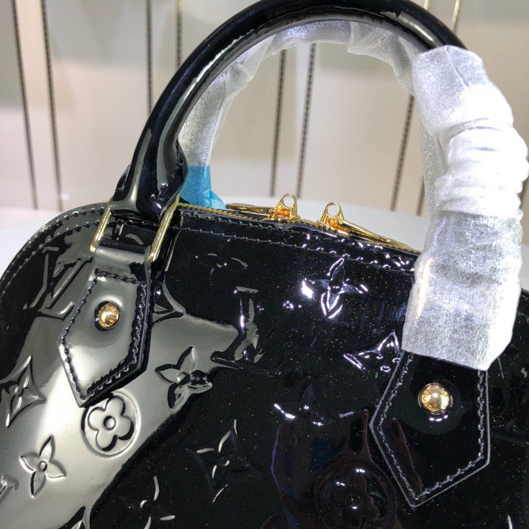 EN - New Arrival Bags LUV 058