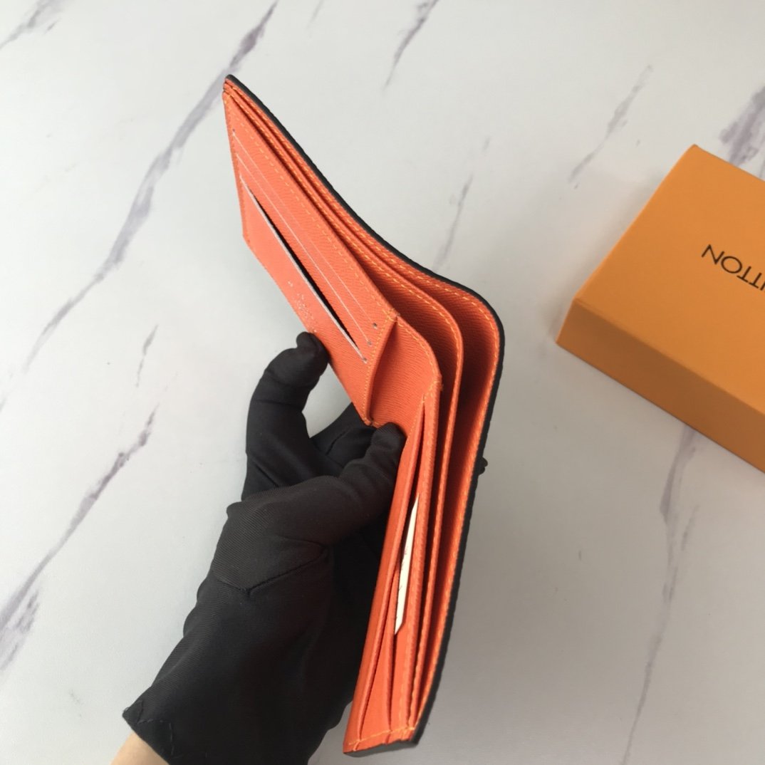 EN - New Arrival Wallet LUV 044
