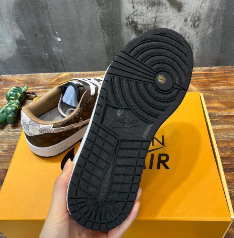 SAMC - NKE Shoes - 947