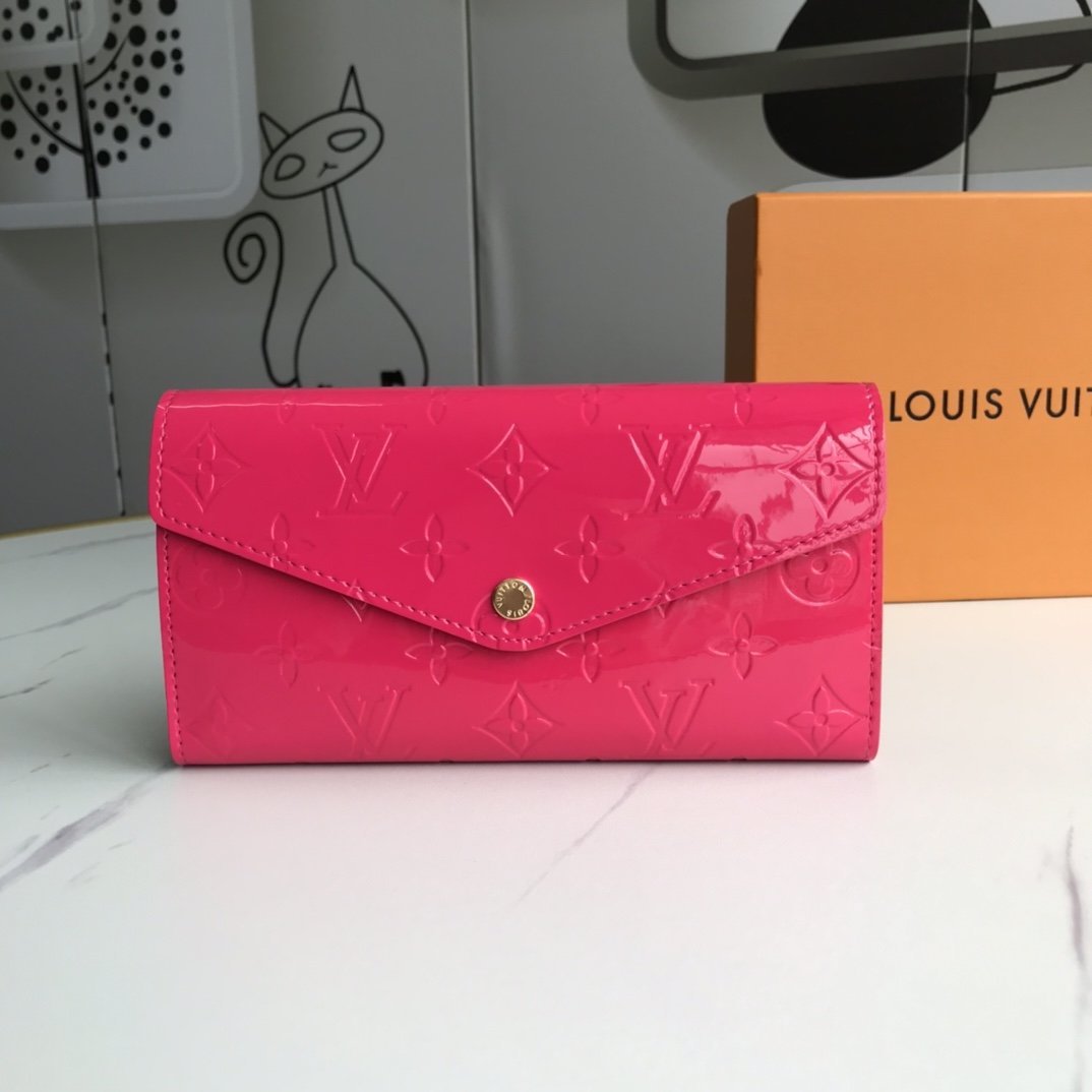 EN - New Arrival Wallet LUV 004