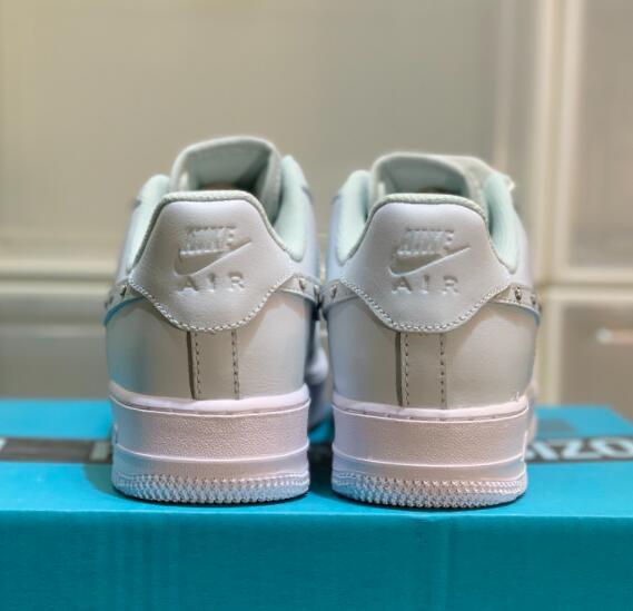 SAMC - NKE Shoes - 709