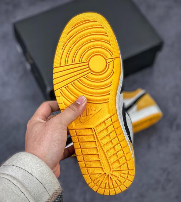 SAMC - NKE Shoes - 1451