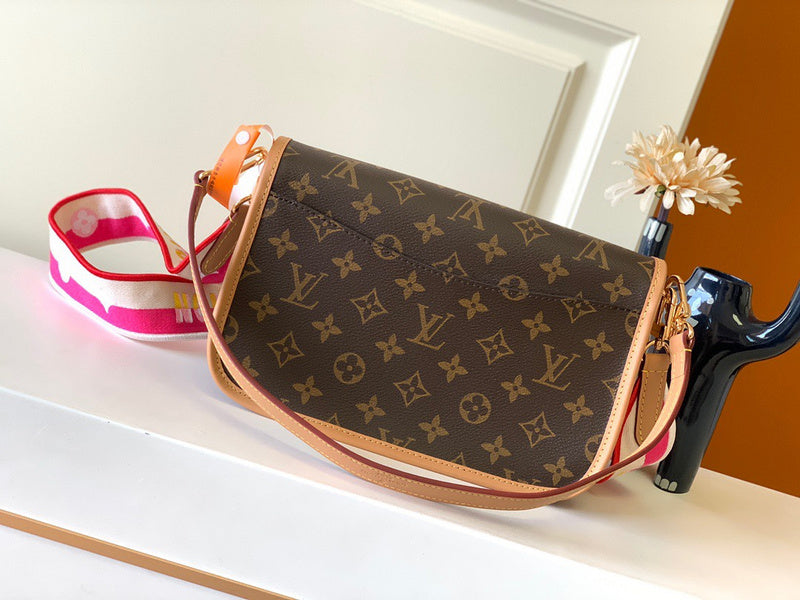 Satchel Bags - Mix2 Items - 372