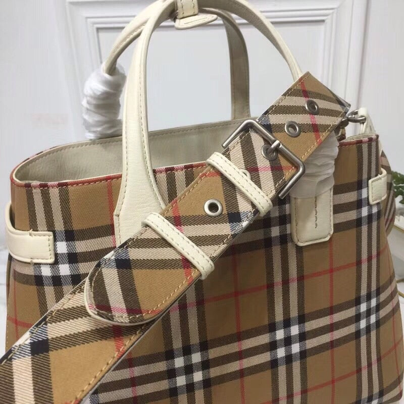 GLAMI House Check Derby MeGLAMIum Banner Purse Tote White For Women, WomenÃ¢â‚¬â„¢s Bags 14in/35cm