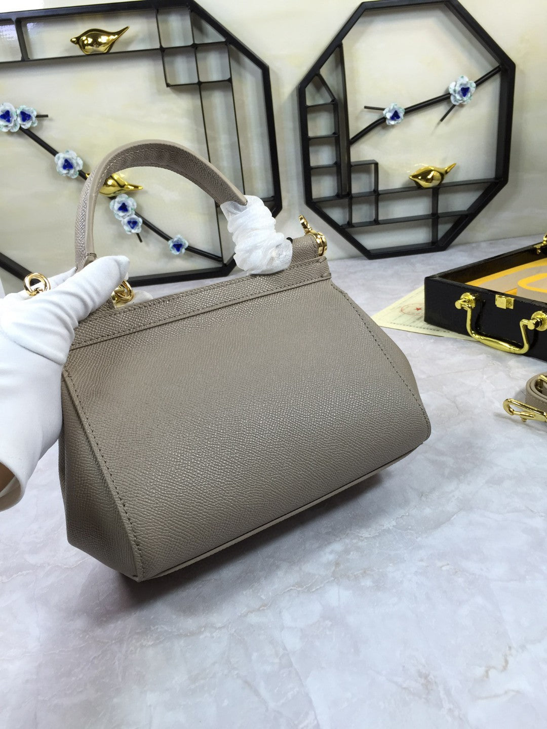 GLAMI MeGLAMIum Sicily Handbag In Dauphine Grey For Women 10.2in/26cm GLAMI GLAMI4347A100187195