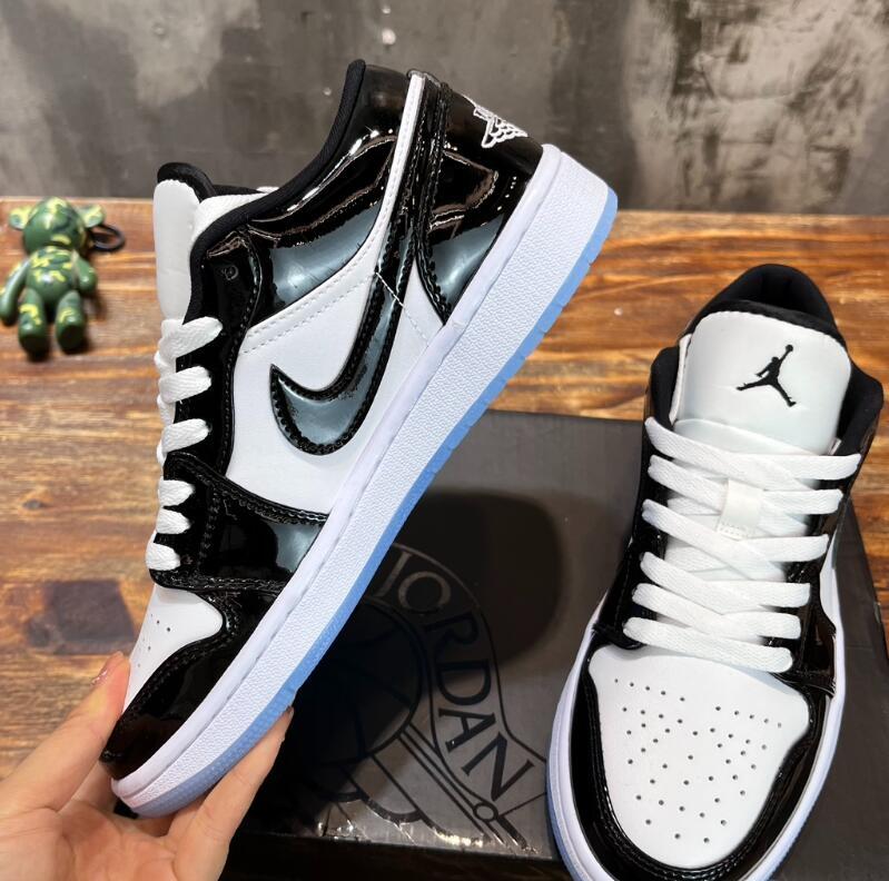 SAMC - NKE Shoes - 650