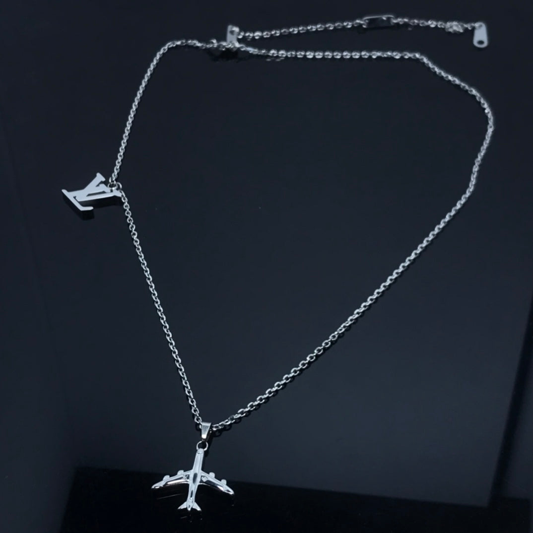 LV Necklaces 086